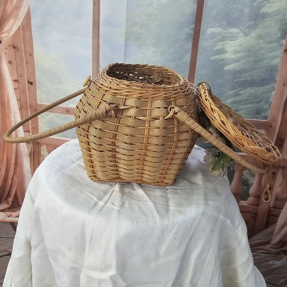 Vintage 1940's Wicker Basket Purse Handbag Top Handle Lid Millinery Flowers